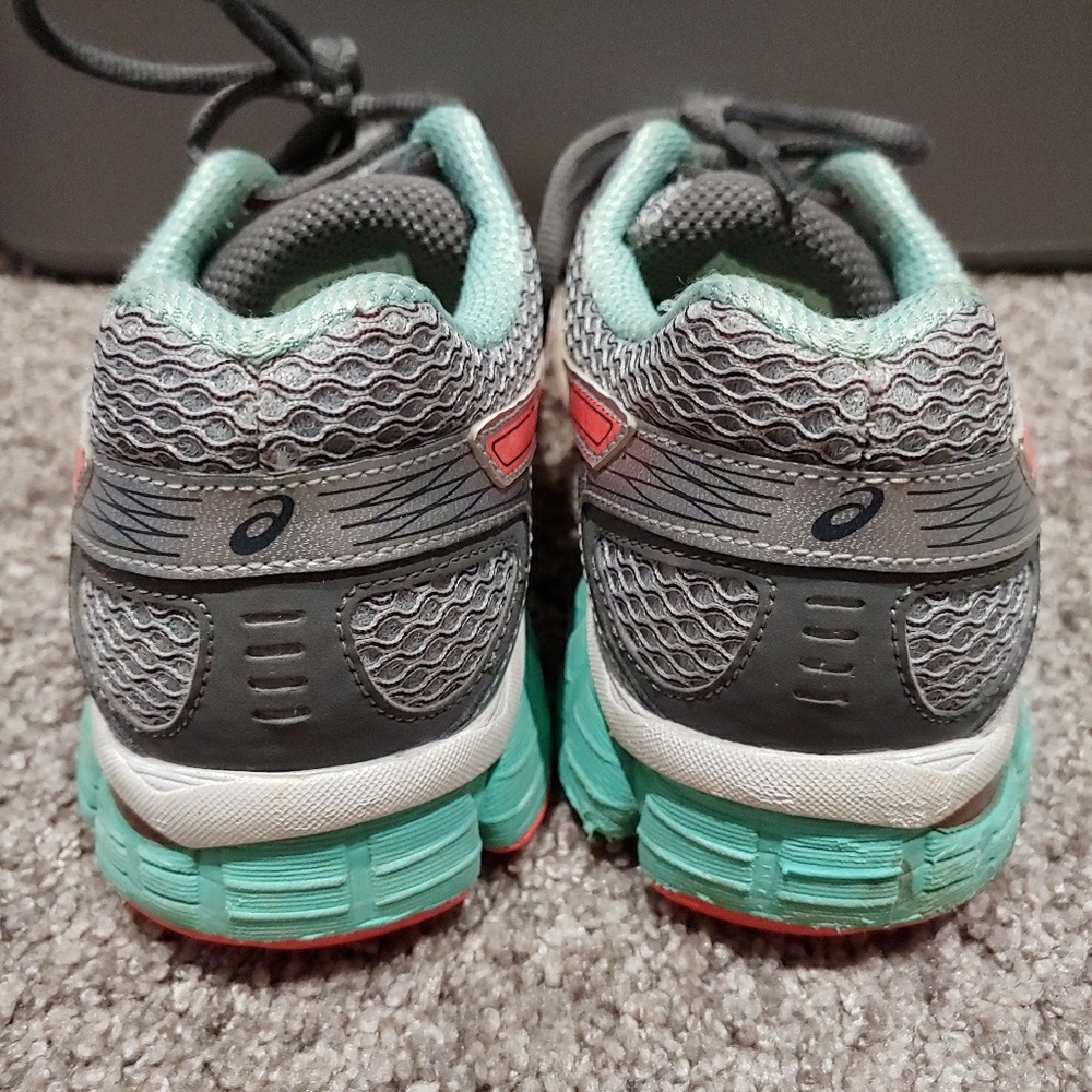 Asics - Picture 2 of 4